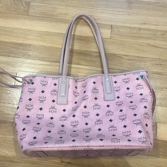 MCM medium visetos bag in soft pink - Picture 2 of 4